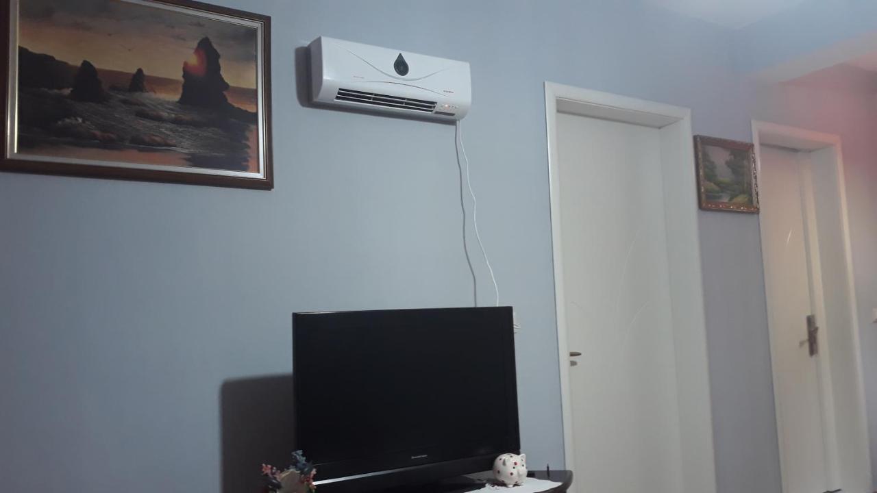 Odise'S Suite Korce Exterior photo