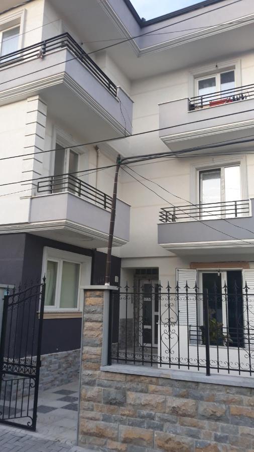 Odise'S Suite Korce Exterior photo