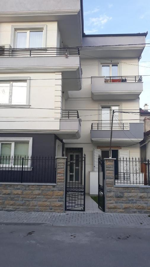 Odise'S Suite Korce Exterior photo